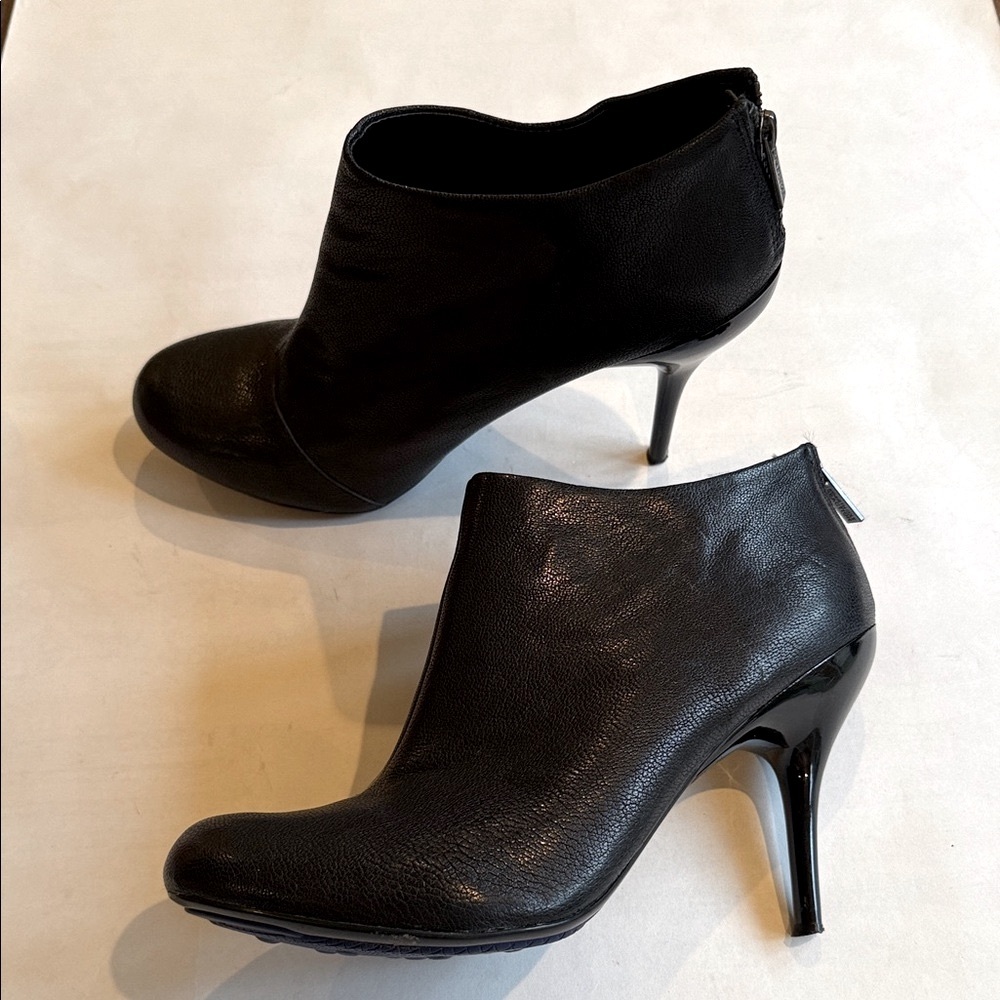 Kenneth Cole Reaction Black Genuine Leather Ankle Booties Sz 9M